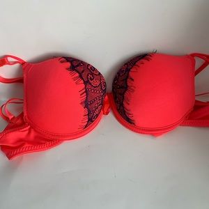 32 A Padded bra